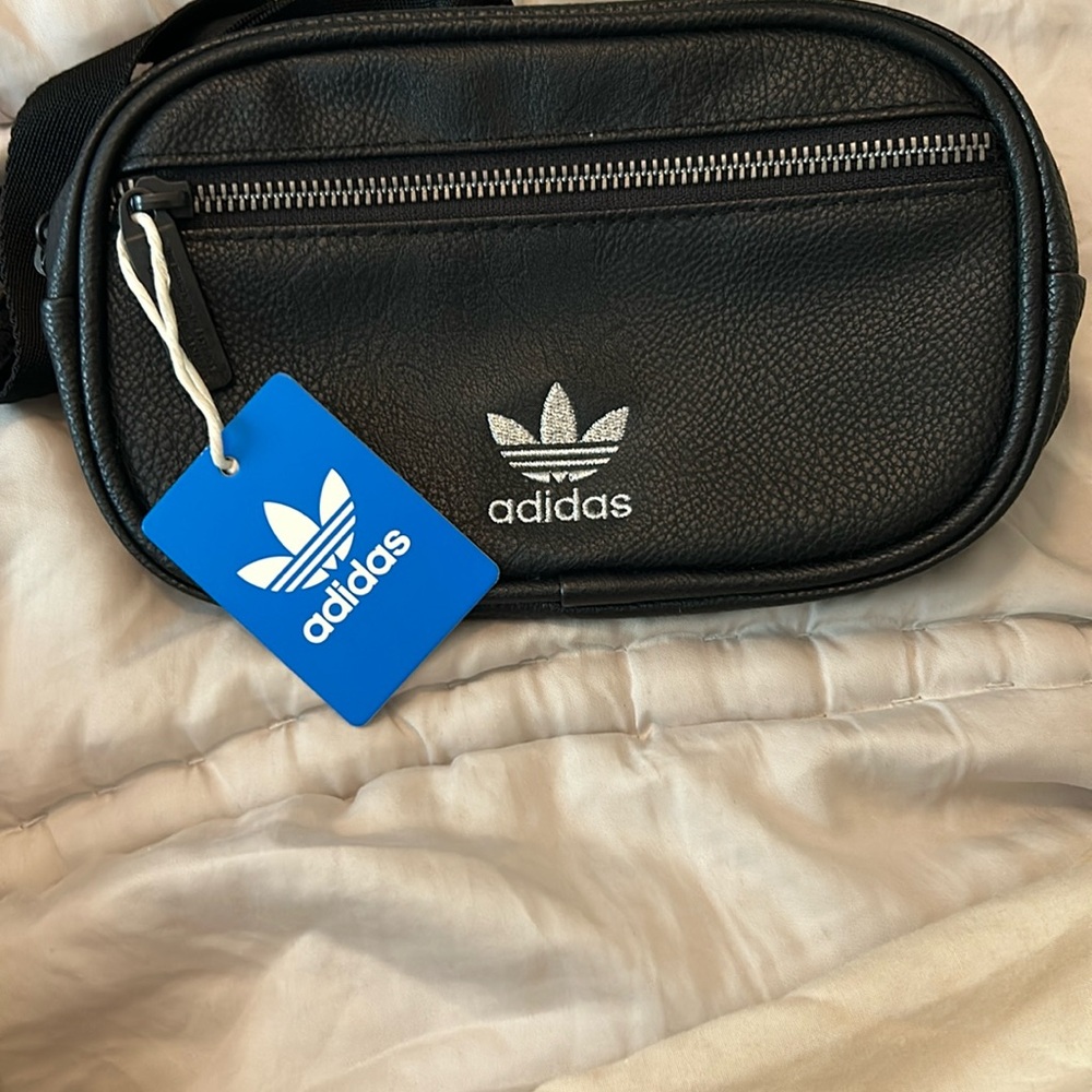 Never worn adidas belt bag